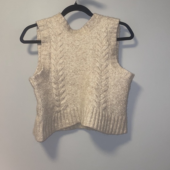 cashmere vest from everlane - Picture 3 of 4